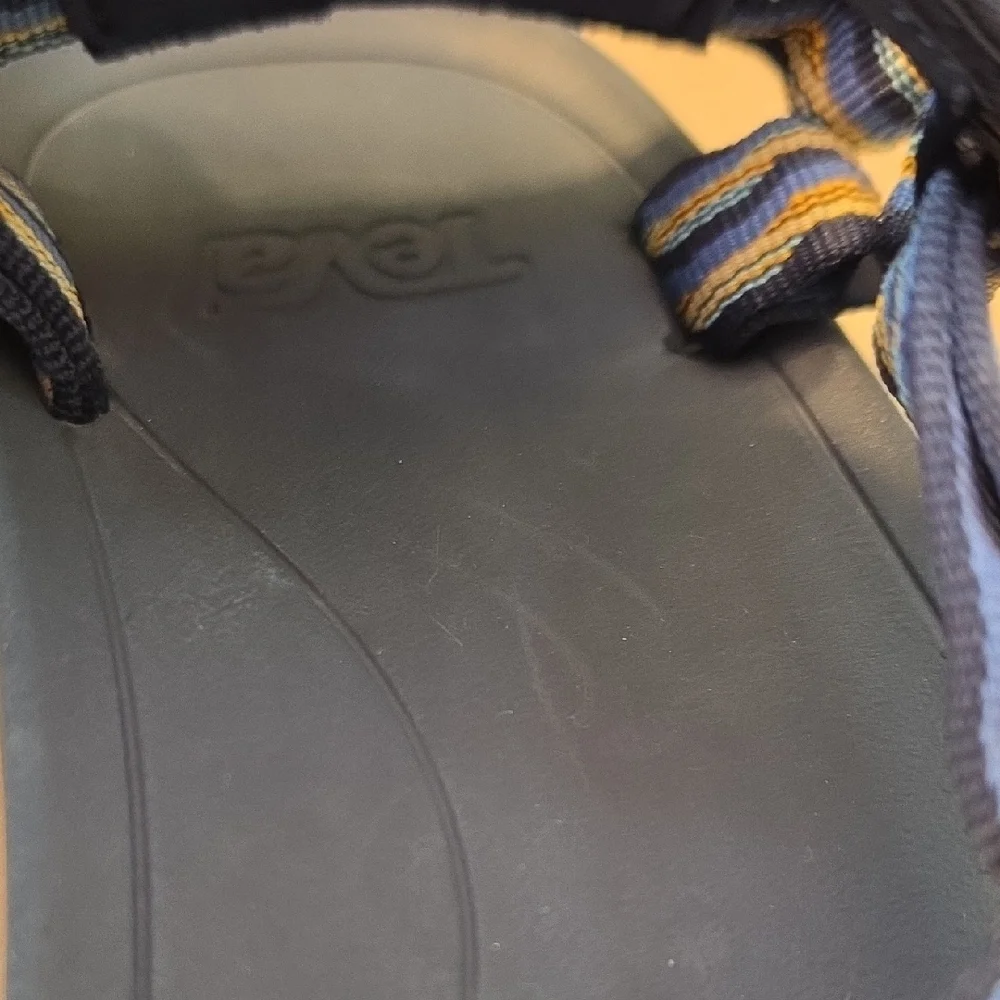 Teva Kids Hurricane XLT 2 sport sandals in the Kishi Dark Blue, Size 2, NWOB